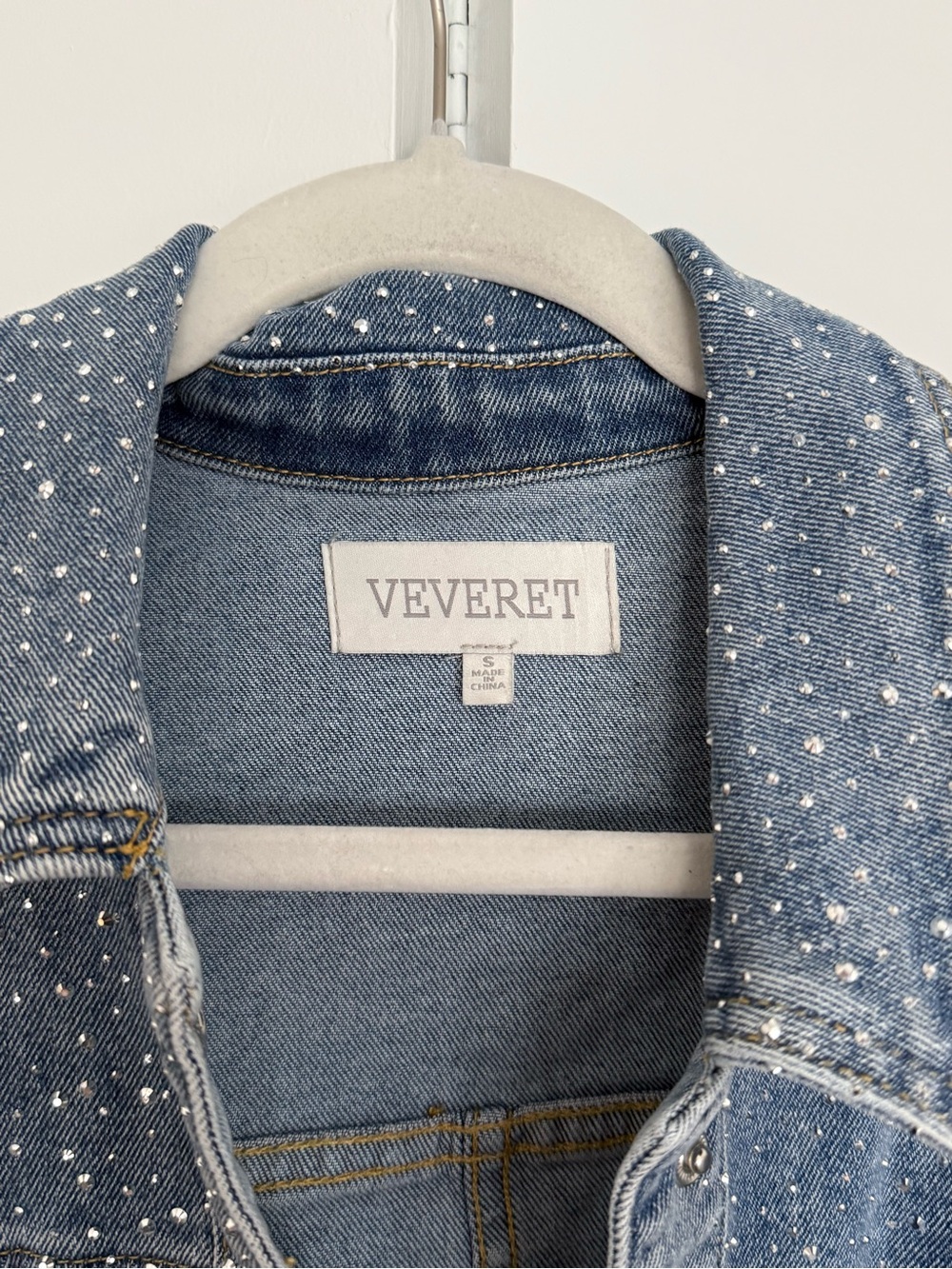 VEVERET Blue Denim Jacket with Sparkle Embellishment - Picture 3 of 4